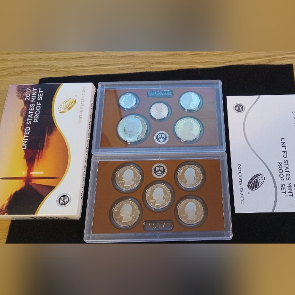 2017 UNITED STATES MINT PROOF SET